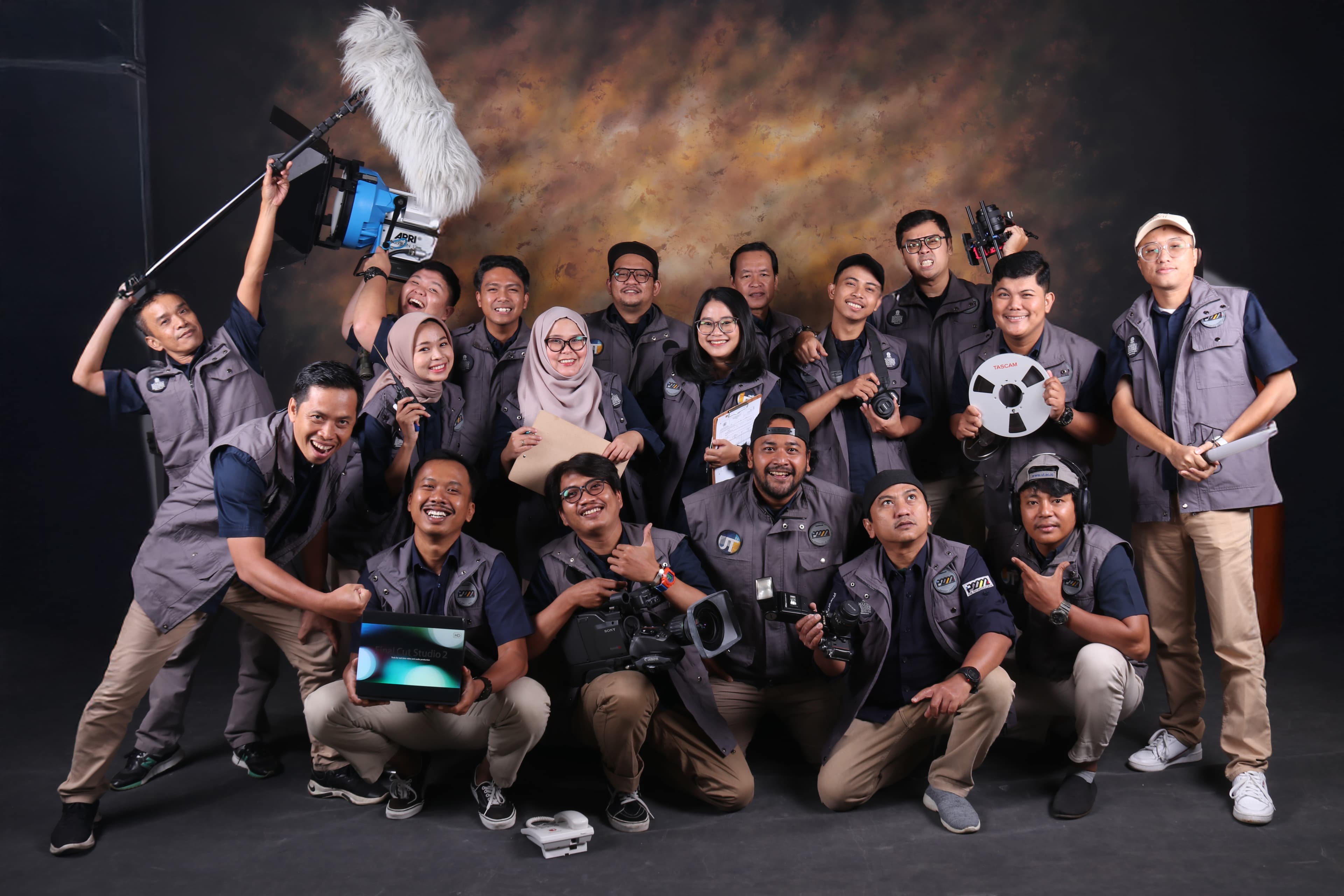 Crew Produksi Video UT