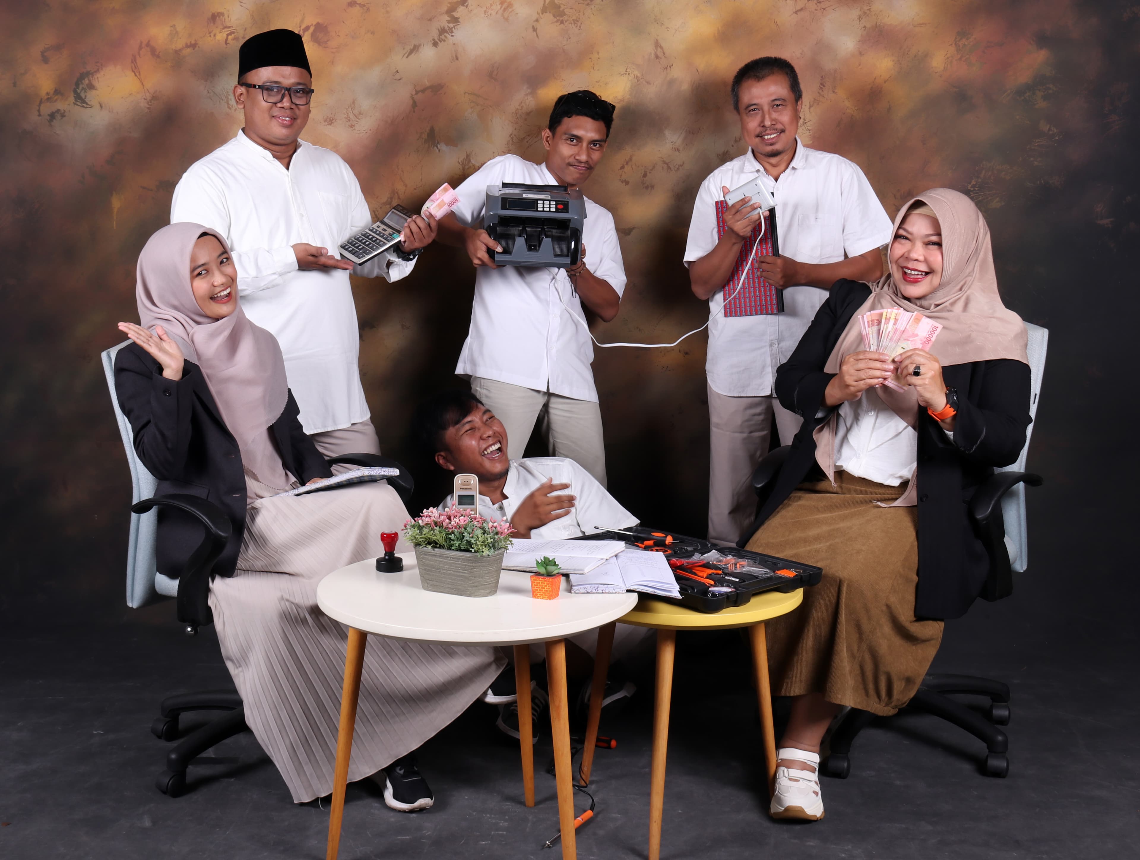 Tim Tata Usaha dan Bendahara